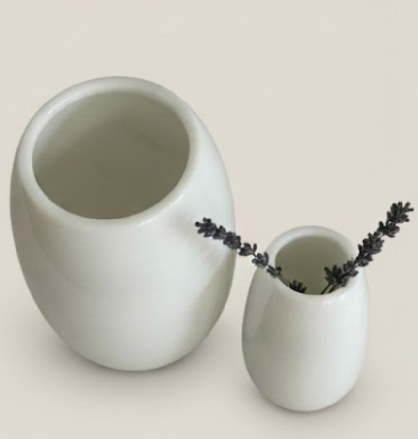 White Marble Vase & Presentation Tray Set – 3 Pieces